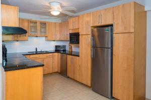 Köök või kööginurk majutusasutuses 5 St Lawrence Beach Condo