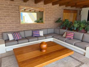 Imagen de la galería de Luxury with Lake View, Pool, Jacuzzi & Gym, en Valle de Bravo 43 fotos más