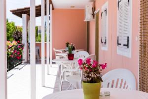 A balcony or terrace at Roussa's Apartments