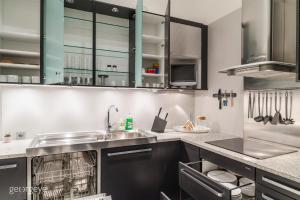 A kitchen or kitchenette at Executive Suite Schottenring