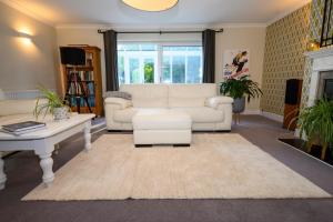 Χώρος καθιστικού στο Charming Country House near Henley-on-Thames +31 φωτογραφίες