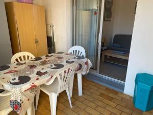 Posedenie v ubytovaní Appartement pour 4 personnes à 50m de la plage
