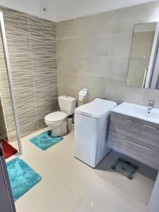 Ένα μπάνιο στο A 150m de la plage - Coquet appartement pour 4 personnes +2 φωτογραφίες