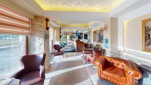 A seating area at Florya Novi Hotel