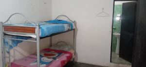 Katil dua tingkat atau katil-katil dua tingkat dalam bilik di Habitacion para dos personas