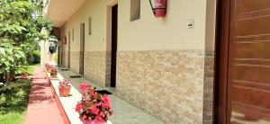 Сад в Toula's Apartments