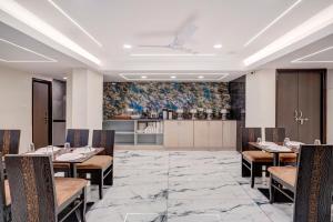 Treebo Address Inn Gachibowli餐厅或其他用餐的地方