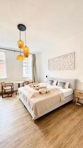 Ένα ή περισσότερα κρεβάτια σε δωμάτιο στο Bleibe am Kirchhof