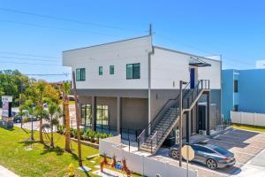 Tòa nhà nơi căn hộ tọa lạc