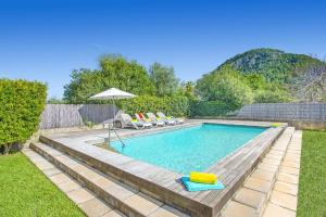 The swimming pool at or close to Villa Rafaleta by Villa Plus