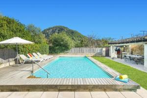 The swimming pool at or close to Villa Rafaleta by Villa Plus
