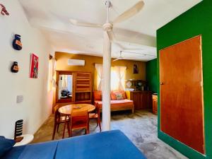 Photo de la galerie de l'établissement Palmar la Punta 9 AC Starlink 2min walk to beach, à Brisas de Zicatela