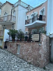 Budova, v ktorej sa apartmán nachádza