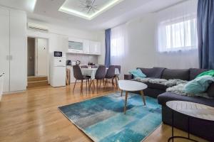 Kuchyňa alebo kuchynka v ubytovaní Centrum Charm Apartment