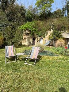 Galeriebild der Unterkunft Chinon centre maison 8 personnes avec jardin vue sur Chinon - Gîte Le bout du monde in Chinon