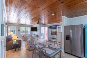 Kuchyň nebo kuchyňský kout v ubytování Shell'd Inn