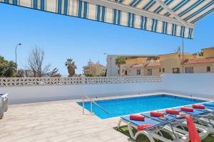 Basen w obiekcie Villa Bonita Salvaje by Villa Plus lub w pobliżu