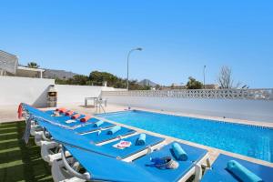 Basen w obiekcie Villa Bonita Salvaje by Villa Plus lub w pobliżu