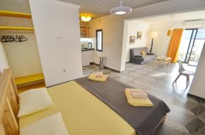 Postel nebo postele na pokoji v ubytování Apartments Spasoje 1