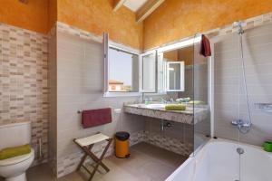 Koupelna v ubytování Villa Gris by Villa Plus + 24 fotografií