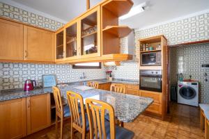 A cozinha ou kitchenette de Villa Ocean Bay Funchal By Empório