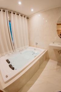 Ένα μπάνιο στο Chalé Montana Pedra Azul