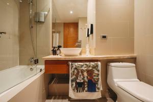 A bathroom at Time Select - Elegant Apartments