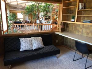 Χώρος καθιστικού στο Unique Home 40 acres Peaceful Near Boulder 2 Dogs OK
