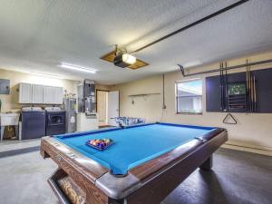 Τραπέζι μπιλιάρδου στο Heated Pool - Game Room Cool