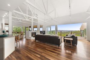 Gallery image of 'Yambanool' Red Hill Escape in Red Hill +23 photos