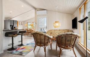 TV a/nebo společenská místnost v ubytování 3 Bedroom Beautiful Home In Thisted