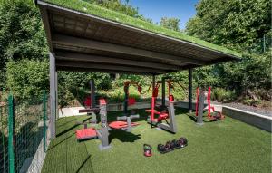 Ο χώρος παιχνιδιού για παιδιά στο Amazing Home In Solto Collina Bg