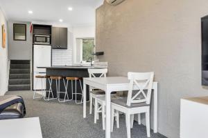 Gallery image of Parkwood 5 - 2BR Split Level l Spa Bath l BBQ l Central Location l WiFi in Jindabyne