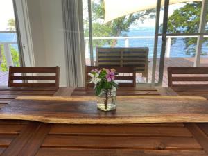 Fotografie z fotogalerie ubytování Waterfront modern 3br home Vale Ni Vonu v destinaci Nggathavulu