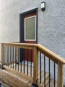 Μπαλκόνι ή βεράντα στο Guest suite in Transcona