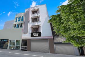 Το κτήριο όπου στεγάζεται  το ξενοδοχείο +18 φωτογραφίες