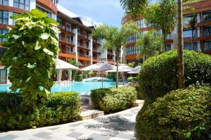 Bazén v ubytování Mandarin Bay Resort and Spa nebo v jeho okolí