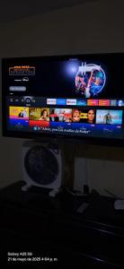 TV a/nebo společenská místnost v ubytování Lopez House