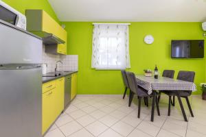 Kuchyňa alebo kuchynka v ubytovaní Apartments Ana-Maria