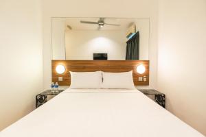 Postel nebo postele na pokoji v ubytování Tune Hotel - Danga Bay Johor