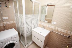 Kúpeľňa v ubytovaní Kasbah 1 Holiday Home By Pride Holiday Rentals