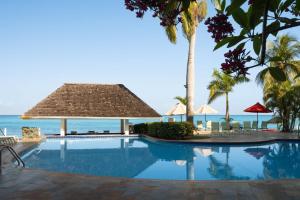 Grand Decameron Montego Beach, A Trademark All-Inclusive Resortの敷地内または近くにあるプール