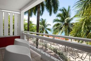 Grand Decameron Montego Beach, A Trademark All-Inclusive Resortにあるバルコニーまたはテラス