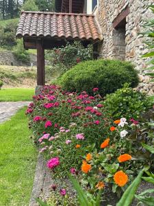 Jardín al aire libre en Hotel-Apartamento Rural Atxurra