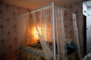 The Rare Ones, Bhalugaad Resort and game Zone客房内的一张或多张床位