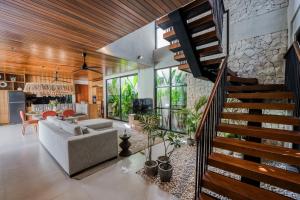 Η κουζίνα ή μικρή κουζίνα στο Adaya Villa 2, Brand New 3BR in Bingin Uluwatu