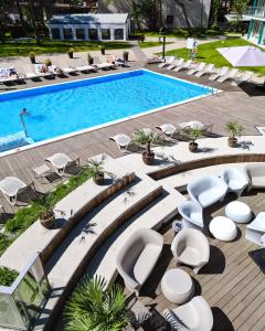 Bazén v ubytování Hotel Linea Mare nebo v jeho okolí + 37 fotografií
