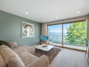 Fotografie z fotogalerie ubytování Appartement Evian vue lac exceptionnel v destinaci Évian-les-Bains