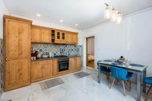 Η κουζίνα ή μικρή κουζίνα στο Turnul cu Ceas View Apartment