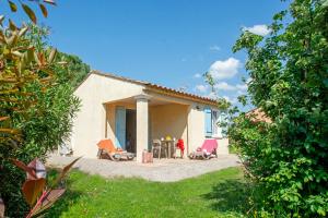 Vrt pred nastanitvijo Parc Saint James Oasis Village
